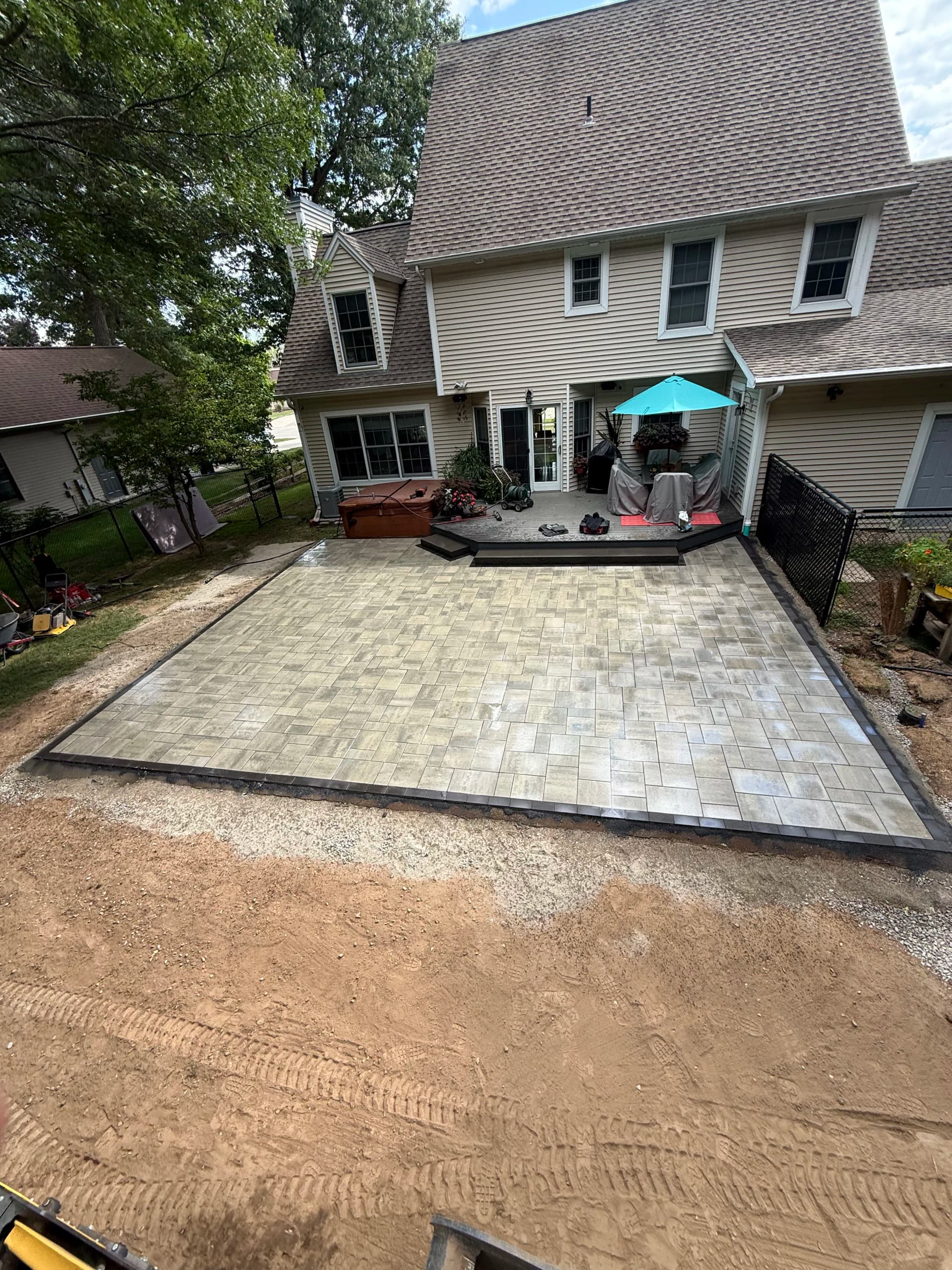 Gallery photos for Belgard Paver Patio with Midnight Border Comes Together Perfectly: Image #3