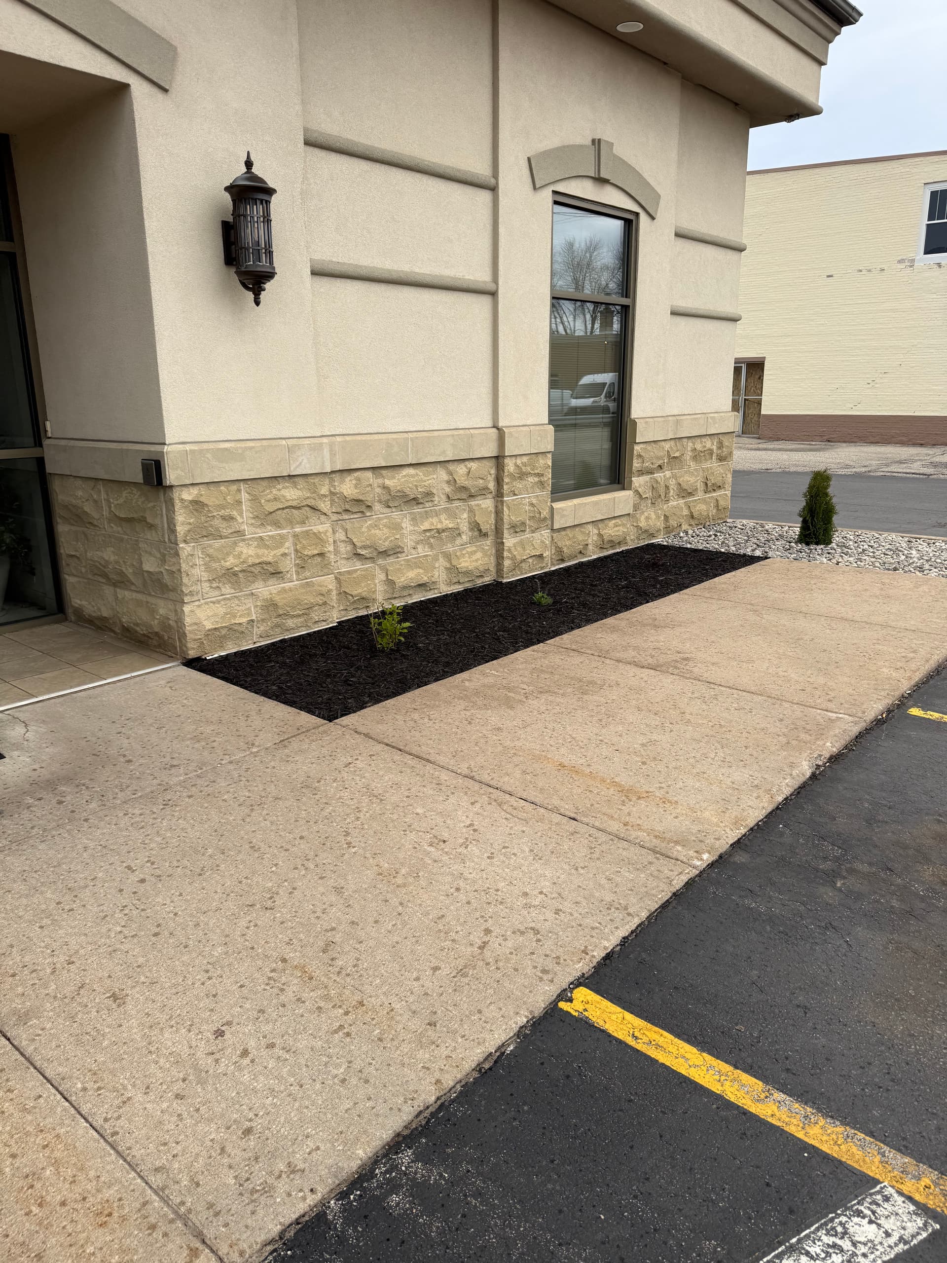 Clean Beds and Low-Maintenance Landscaping at Nicolet National Bank