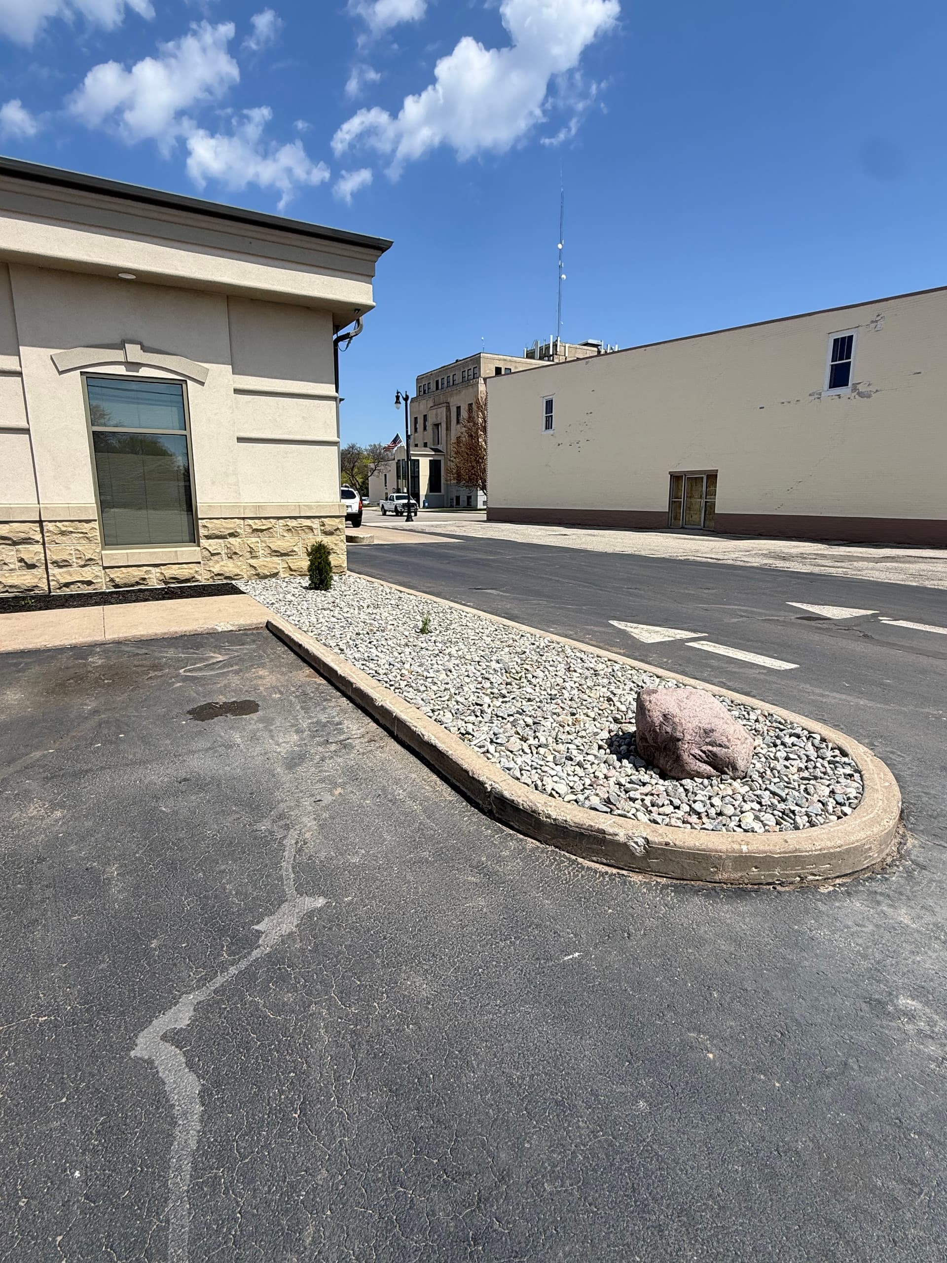 Clean Beds and Low-Maintenance Landscaping at Nicolet National Bank