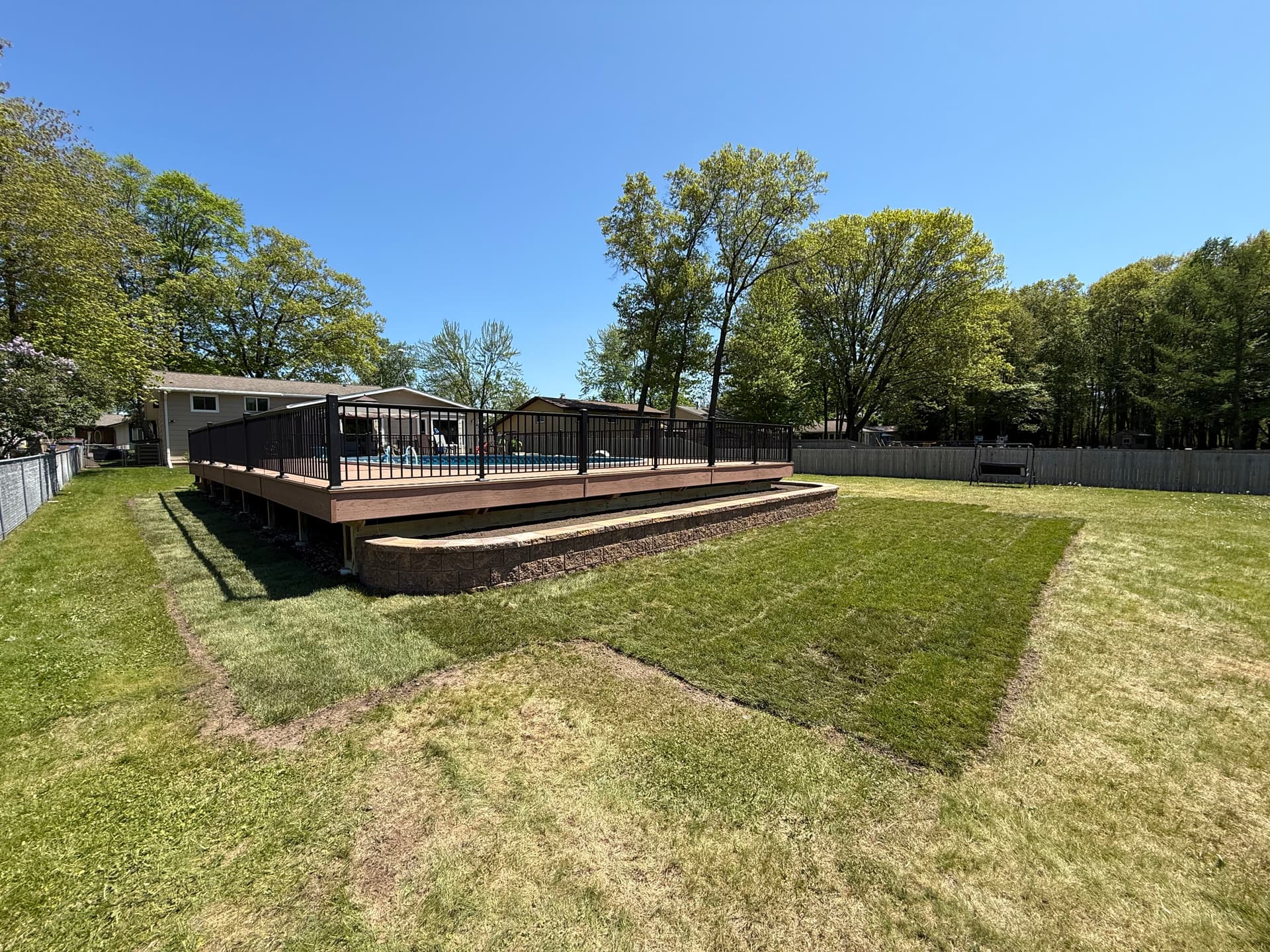Gallery photos for 90-Foot Retaining Wall Frames This Backyard Pool Deck: Image #3