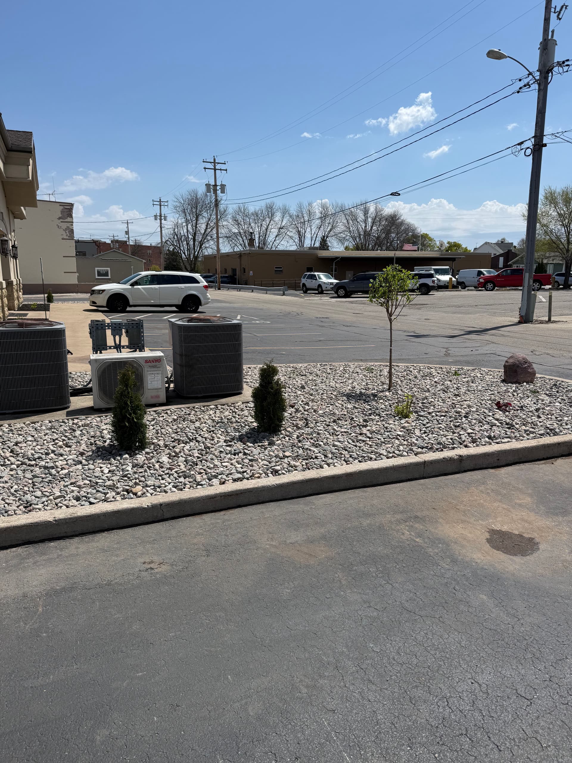 Clean Beds and Low-Maintenance Landscaping at Nicolet National Bank