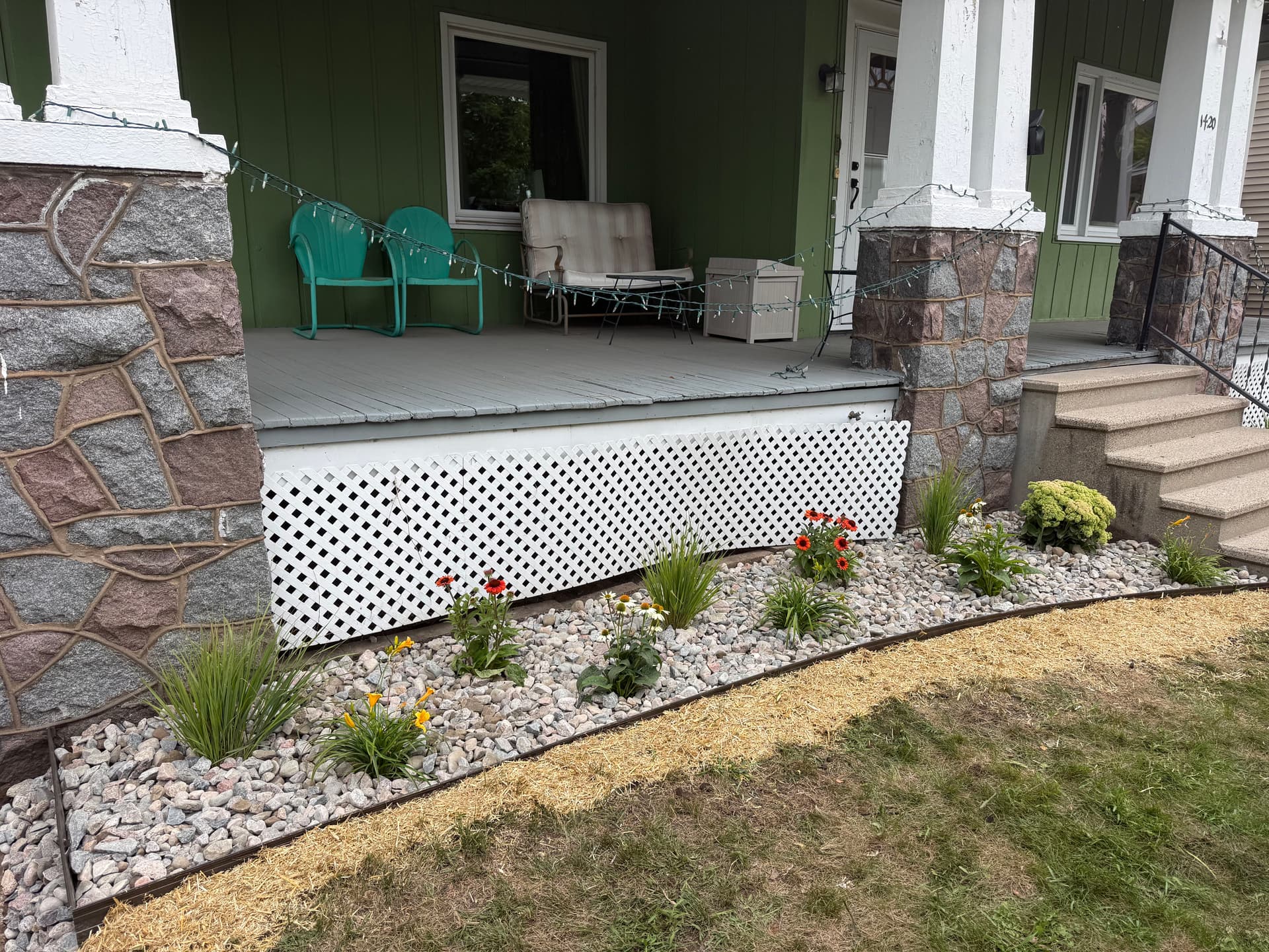 Gallery photos for Overgrown Front Bed Cleared and Rebuilt from Scratch: Image #2